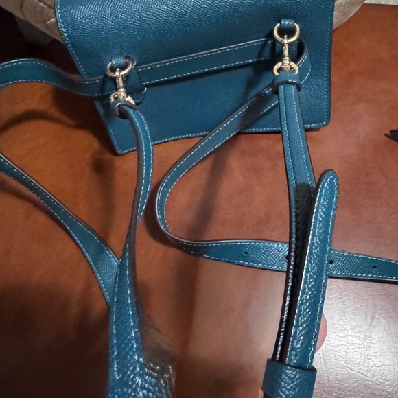 Coach Elegant Teal Crossbody Bag and has belt - Picture 4 of 5